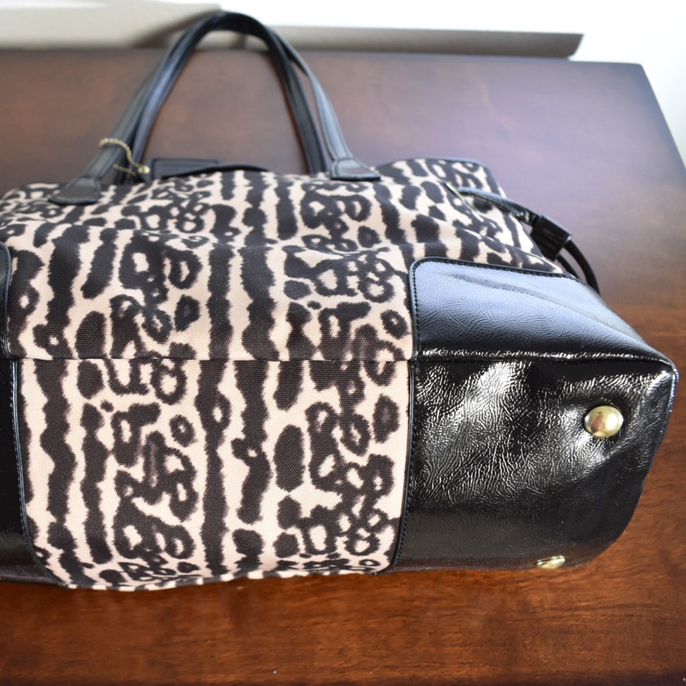 Coach Leopard Print Drawstring Shoulder Bag - Picture 5 of 8